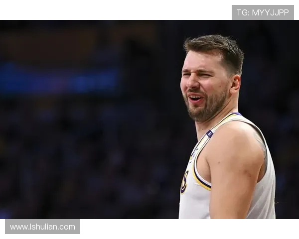 东契奇谈第三节表现强调球队风格与球员享受比赛的乐趣 东契奇谈第三节表现强调球队风格与球员享受比赛的乐趣